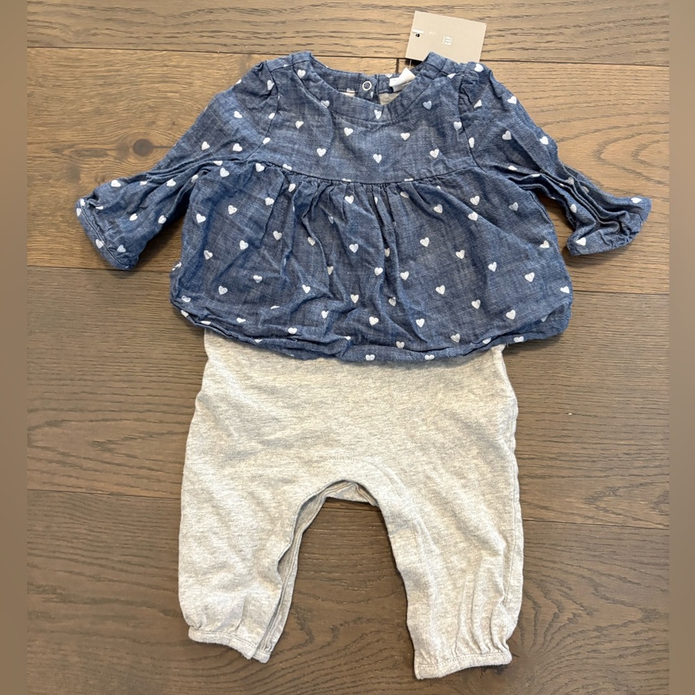 Baby gap denim v day romper 3-6M NWT retail $75